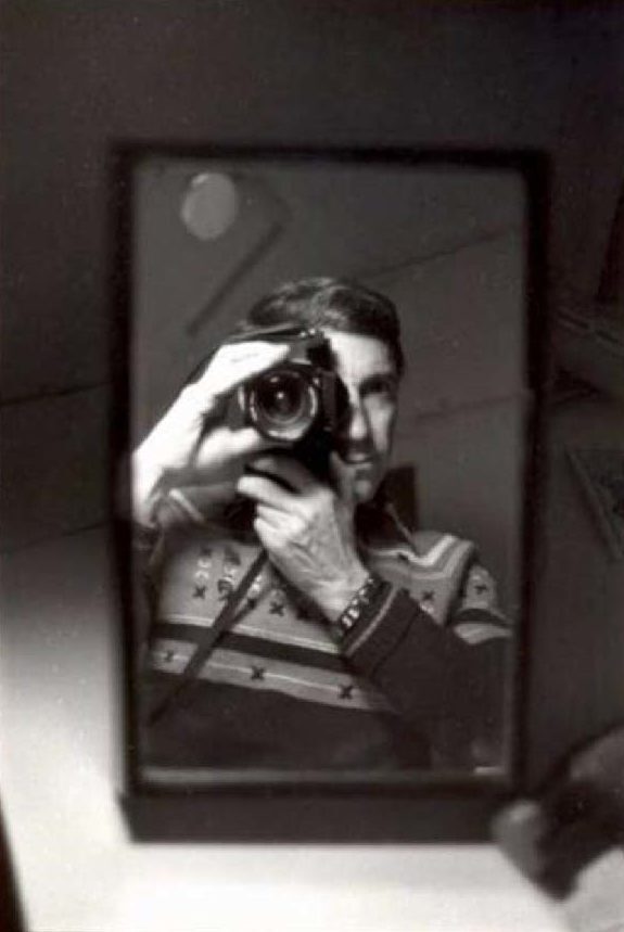 Fink Self Portrait in Mirror with Camera to Eye 1979 e1512965048108